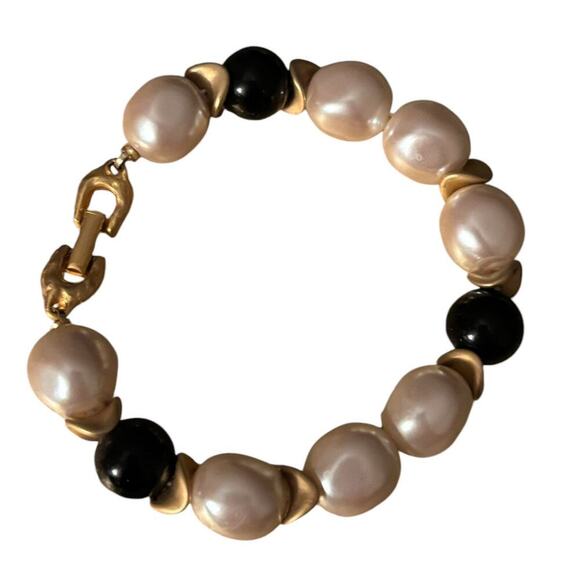 Richelieu Beaded Bangle Bracelet Faux Pearl Signed Jewelry 7” - Picture 5 of 8